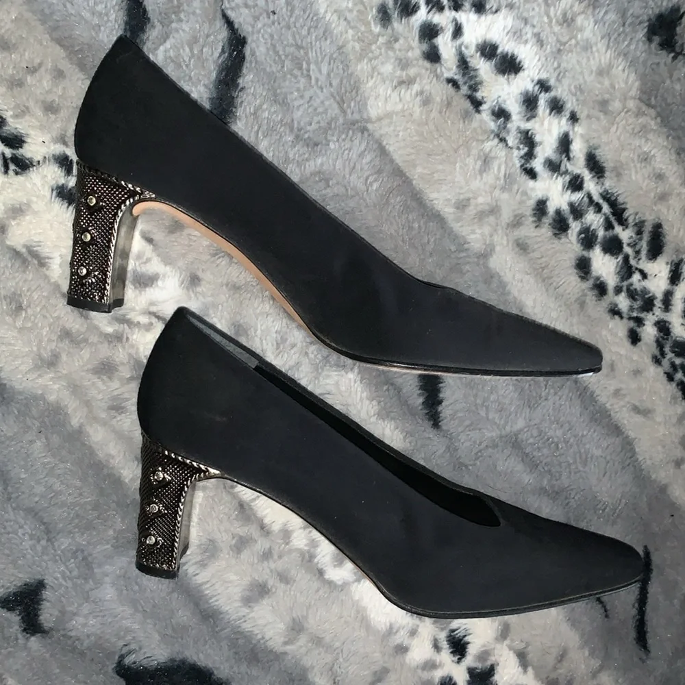 Proxy Black Heels — 9 Narrow